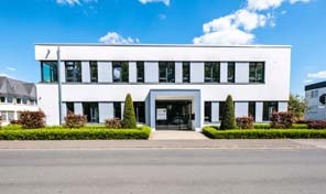 Bürogebäude in Zell von Zenz Massivhaus